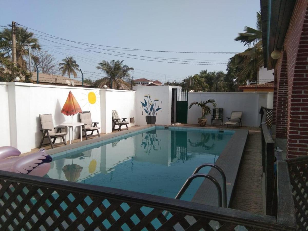 Anns Guesthouse Bakaugambia Exterior photo