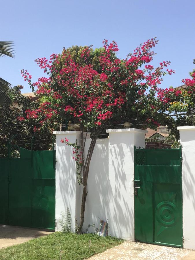 Anns Guesthouse Bakaugambia Exterior photo