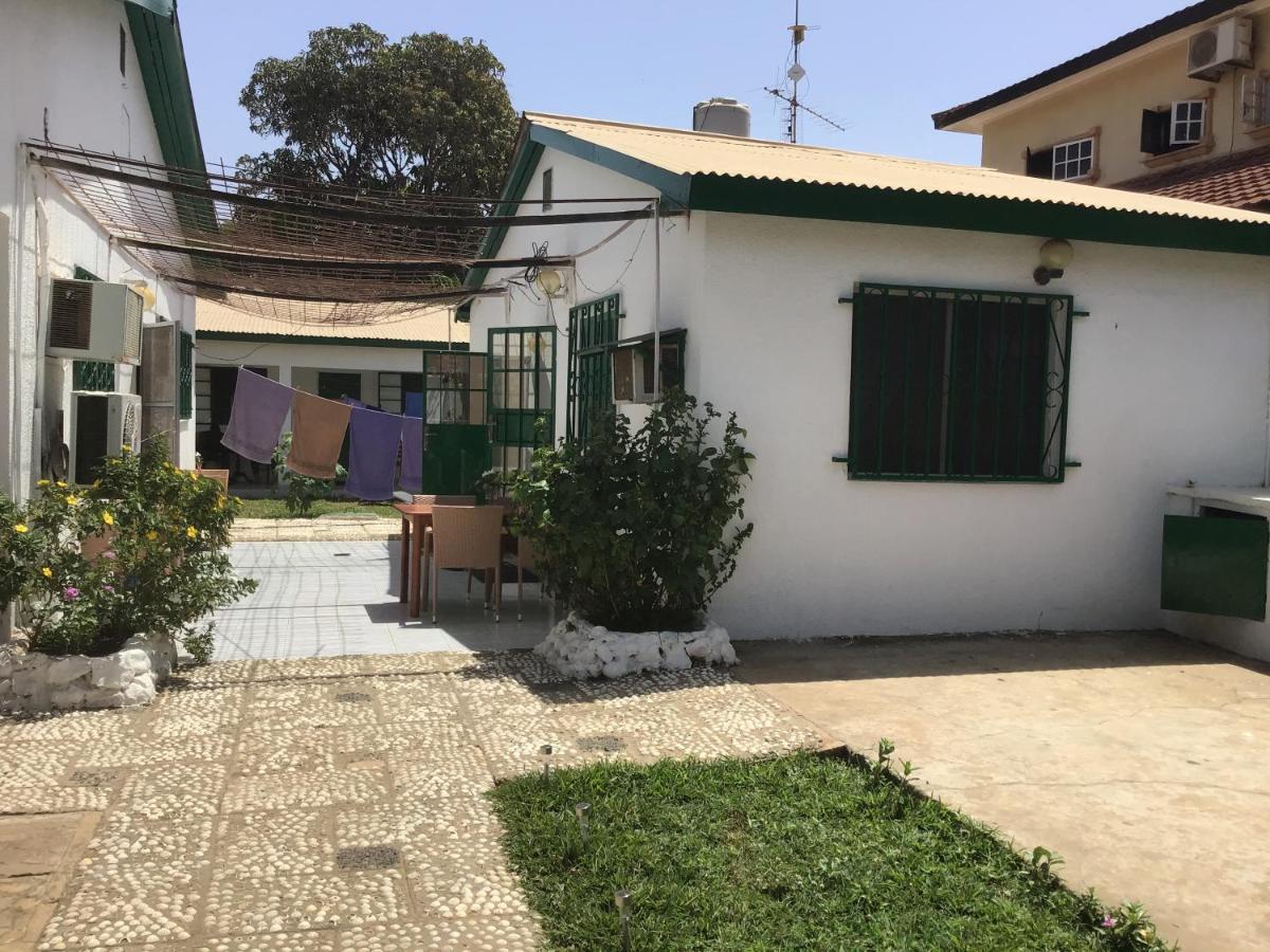 Anns Guesthouse Bakaugambia Exterior photo